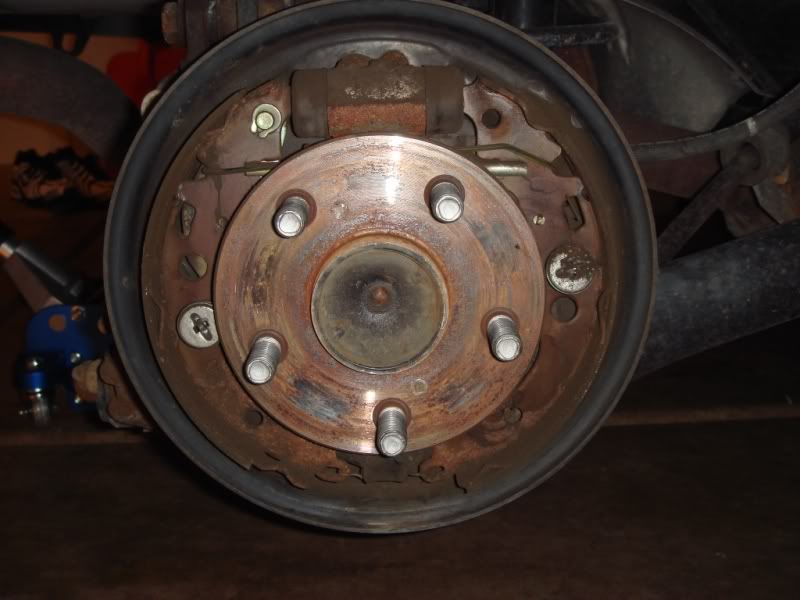5ae234e28733f5d9710915eac5438acc  Rear Drum Brakes Shoe Replacement