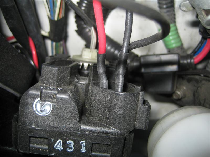 f413ffca4ea4e945353d68498c8fc789  Light Leveling Switch Install for 03+ OEM HID Housings