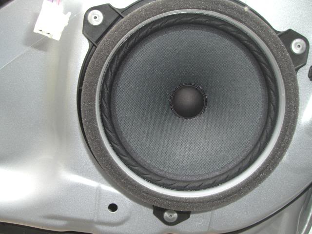 0c5200b95f4659b95e01233cee7eb2dd  How to replace speakers w/o destroying stock speakers