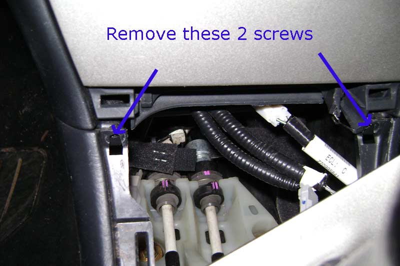 5cbad9a4e0bd3ab388bf0dfbd78c9ad5  Fix the upper storage compartment not staying closed