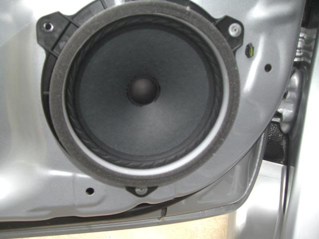 ef78e52c4ab9e2c15efbeb7380088817  How to replace speakers w/o destroying stock speakers